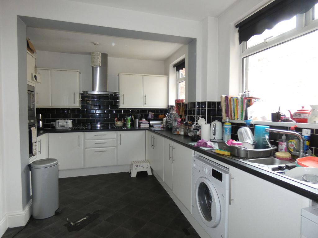 Kitchen- click for photo gallery